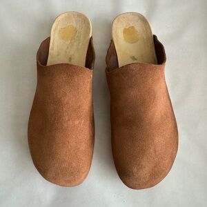 no.6 Brown Suede Slip-On Clogs contour flat base